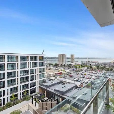 Sleek Modern Studio With Balcony Auckland Dış mekan fotoğraf