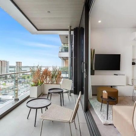 Sleek Modern Studio With Balcony Auckland Dış mekan fotoğraf