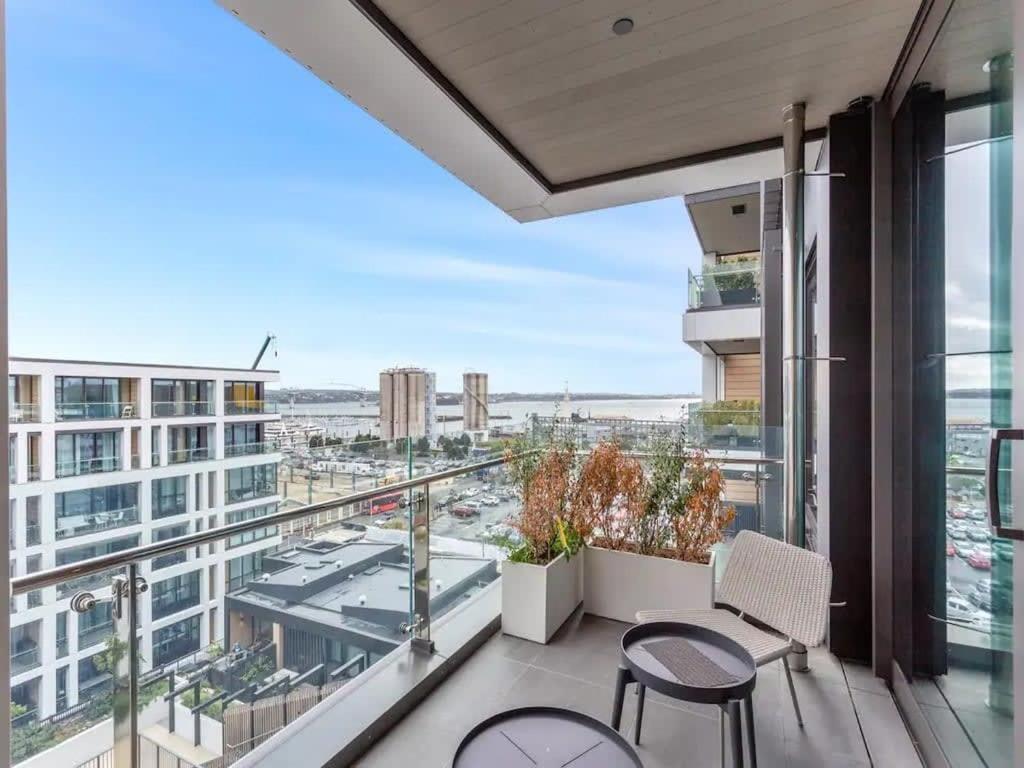 Sleek Modern Studio With Balcony Auckland Dış mekan fotoğraf
