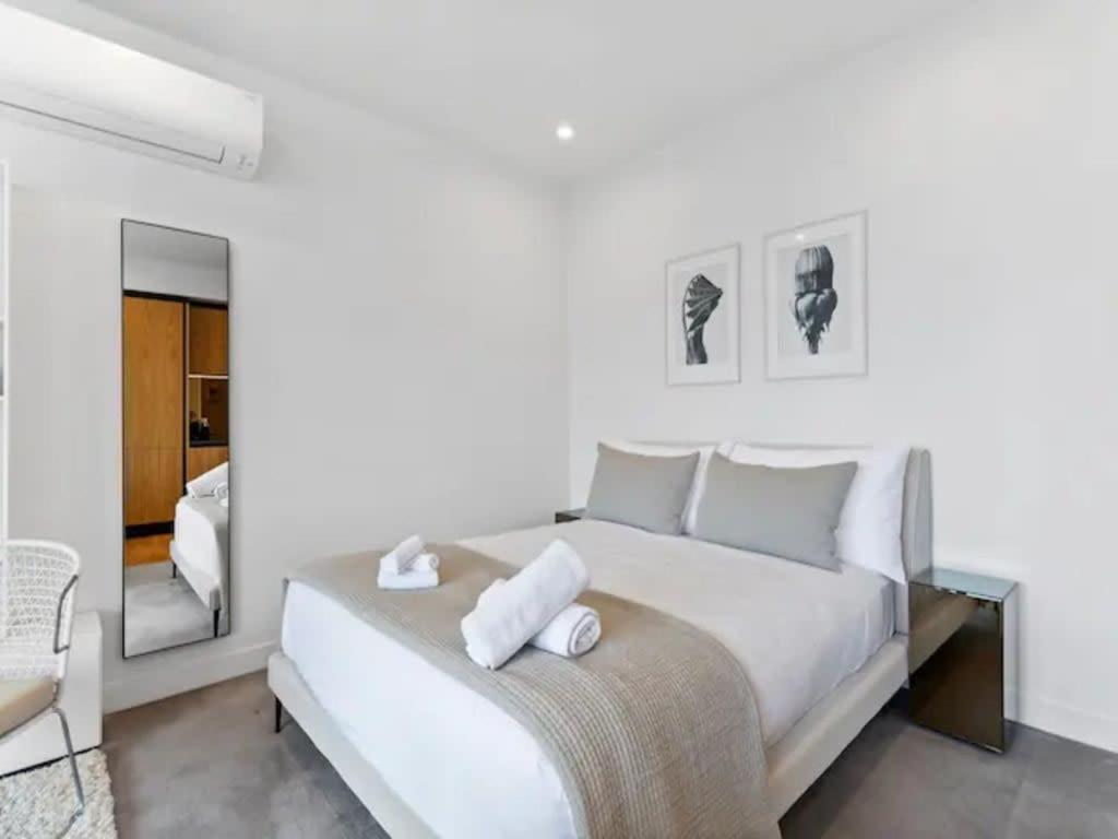 Sleek Modern Studio With Balcony Auckland Dış mekan fotoğraf
